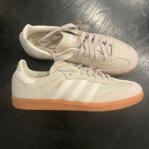 NEW with tags! Adidas Samba OG "Beige/White" sneakers. Size 7.